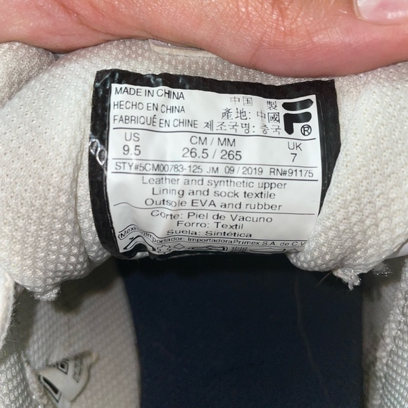 White FILA shoes - Picture 2 of 2